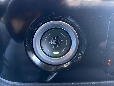 Used 2024 Chevrolet Silverado 1500 LT image 32