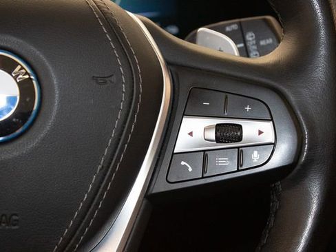 Used 2025 BMW X5 xDrive50e image 25