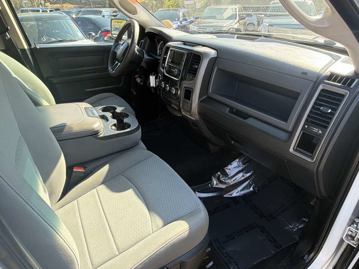 Used 2018 RAM 1500 ST w/ SXT Appearance Group AWD/4WD image 14