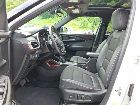 Used 2021 Chevrolet TrailBlazer RS w/ Sun and Liftgate Package AWD/4WD image 13