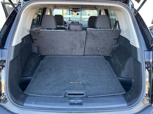 Used 2023 Nissan Rogue SV image 31