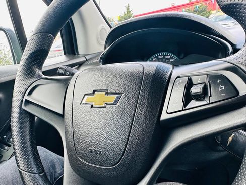 Used 2018 Chevrolet Trax LS AWD/4WD image 14