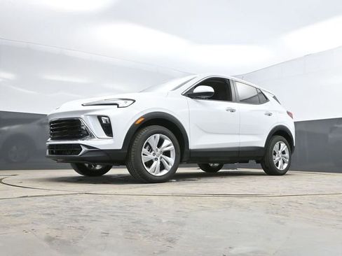 Used 2025 Buick Encore GX Preferred image 47