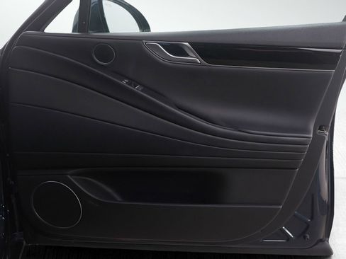 Used 2024 Genesis G80 2.5T image 9