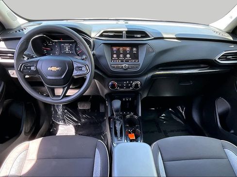 Used 2023 Chevrolet TrailBlazer LT FWD image 16