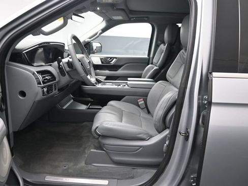 Used 2020 Lincoln Navigator Reserve w/ Luxury Package AWD/4WD image 10