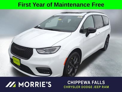 New 2026 Chrysler Pacifica Limited w/ S Appearance Package