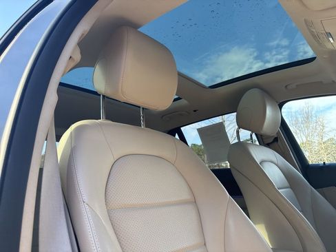 Used 2022 Mercedes-Benz GLC 300 w/ Premium Package Lite image 43