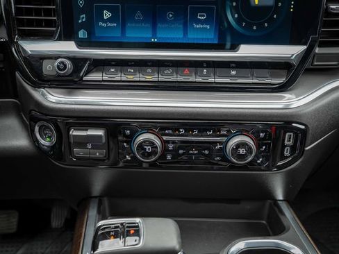 Used 2025 Chevrolet Silverado 1500 High Country w/ High Country Premium Package AWD/4WD image 34