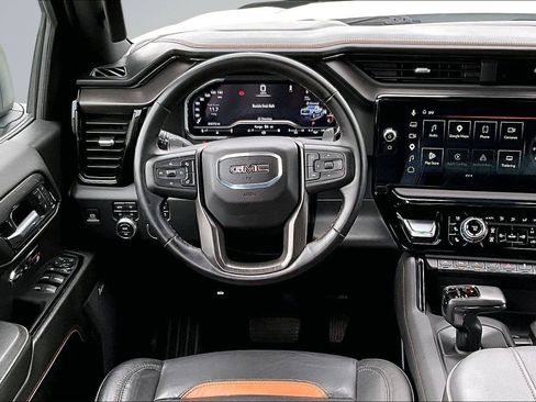 Used 2024 GMC Sierra 1500 AT4 w/ Technology Package AWD/4WD image 6