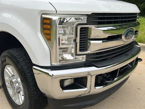 Used 2018 Ford F250 XLT w/ XLT Value Package AWD/4WD image 2