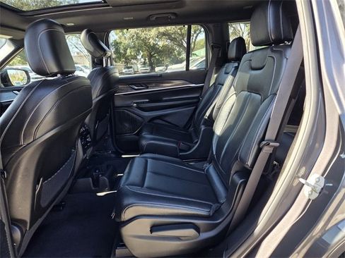 Used 2024 Jeep Grand Cherokee L Limited w/ Luxury Tech Group II image 13