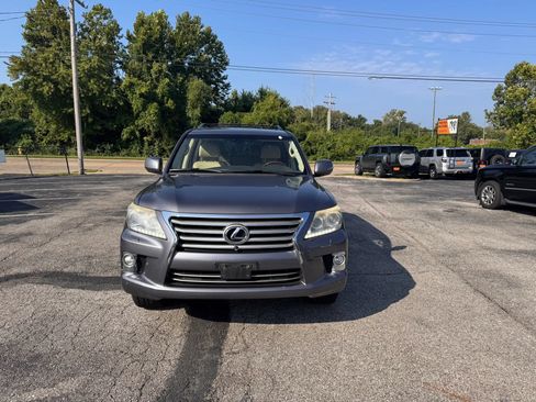 Used 2013 Lexus LX 570 4WD w/ Luxury Pkg image 8