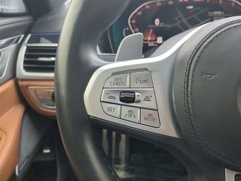 Used 2021 BMW 750i xDrive w/ Executive Package image 25