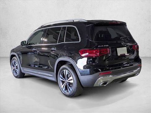 Certified 2025 Mercedes-Benz GLB 250 image 8