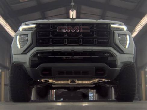 Used 2024 GMC Canyon AT4X AWD/4WD image 3