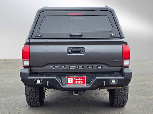 Used 2019 Toyota Tacoma TRD Off-Road image 5