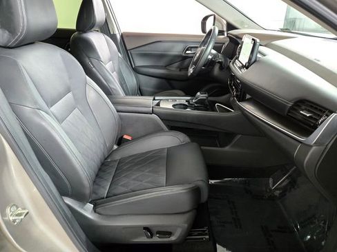 Used 2023 Nissan Rogue Platinum image 21