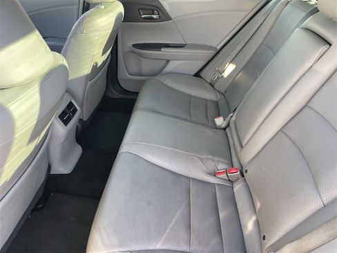 Used 2017 Honda Accord EX-L image 16