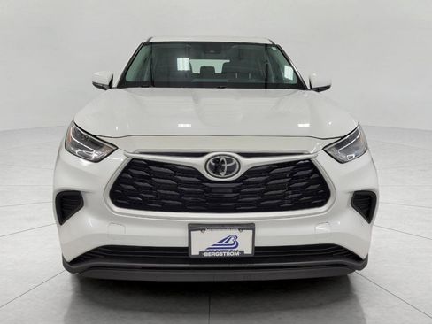 Used 2023 Toyota Highlander L image 14