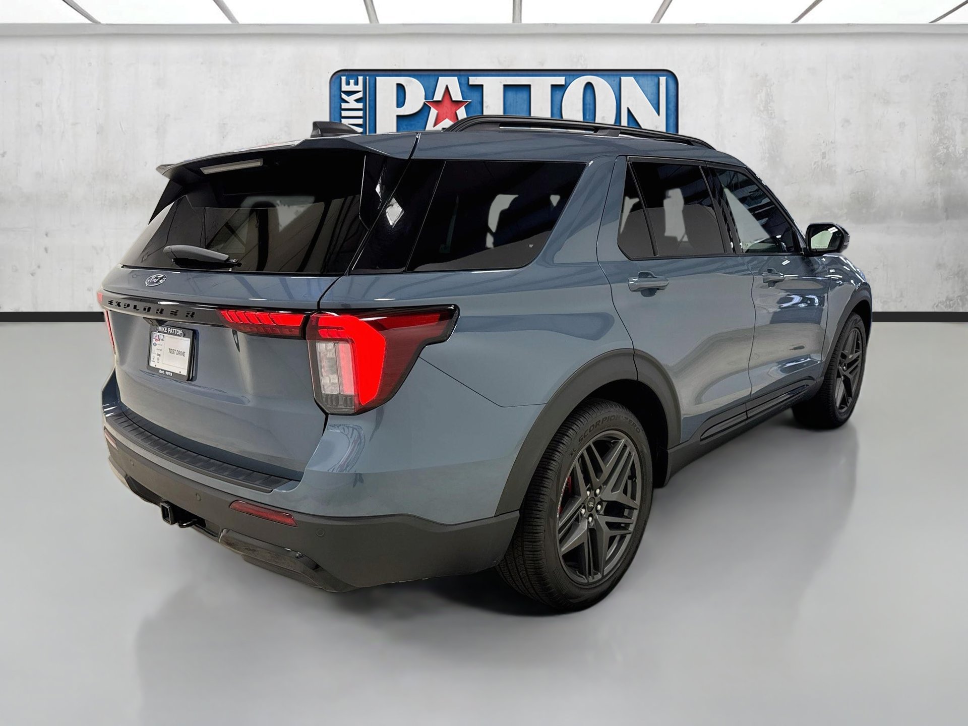 Used 2025 Ford Explorer ST-Line w/ Premium Package RWD image 7