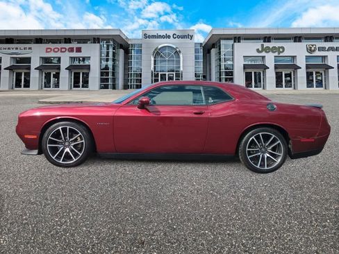 Used 2022 Dodge Challenger R/T w/ Plus Package image 5