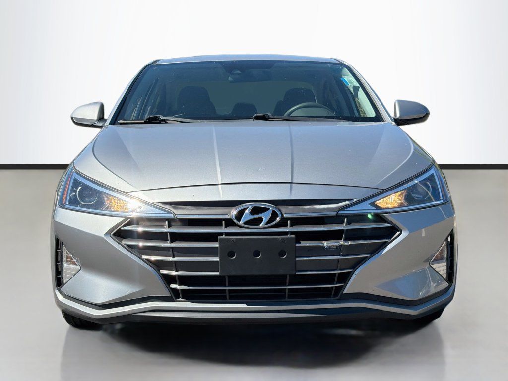 Used 2020 Hyundai Elantra SE FWD image 3