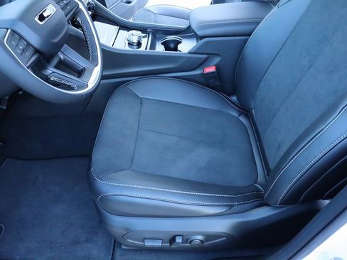 New 2025 Jeep Grand Cherokee Altitude image 11