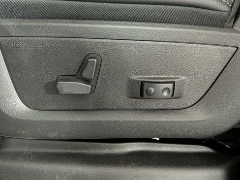 New 2026 RAM 2500 Laramie AWD/4WD image 18