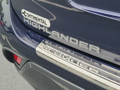 Used 2022 Toyota Highlander Limited AWD/4WD image 9