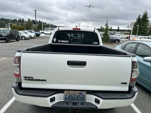 Used 2013 Toyota Tacoma 4x4 Double Cab w/ TRD Sport Pkg image 7