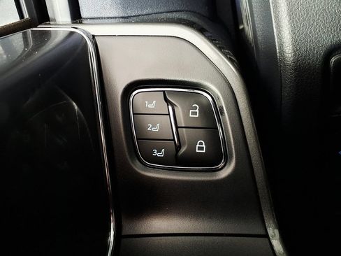 Used 2022 Ford F150 Lariat w/ Equipment Group 502A High AWD/4WD image 18