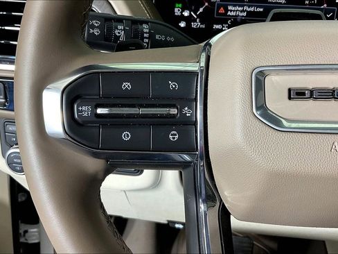 Used 2025 GMC Yukon Denali w/ Denali Reserve Package image 27