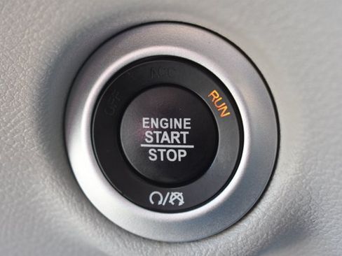 Used 2023 Chrysler Pacifica Touring-L FWD image 29