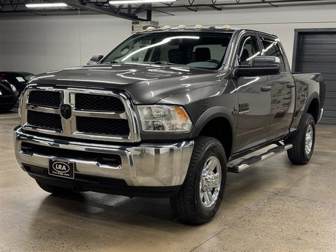 Used 2015 RAM 2500 Tradesman w/ Chrome Appearance Group AWD/4WD image 3