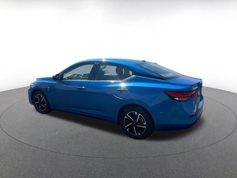Used 2025 Nissan Sentra SV FWD image 9