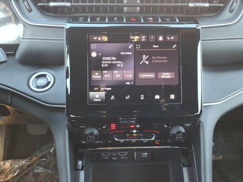 New 2025 Jeep Grand Cherokee L Altitude image 18