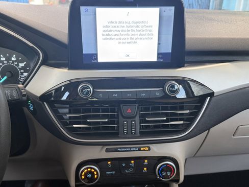 Used 2021 Ford Escape SE FWD image 13
