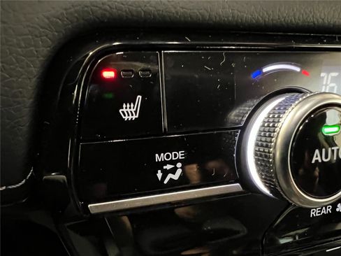 New 2025 Honda Pilot Touring image 27