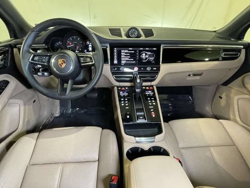 Certified 2026 Porsche Macan AWD/4WD image 24