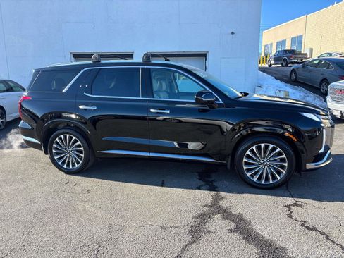 Used 2025 Hyundai Palisade Calligraphy image 3