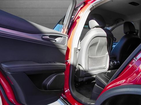 Used 2018 Alfa Romeo Stelvio Sport w/ Quick Order Package 22J Sport image 37