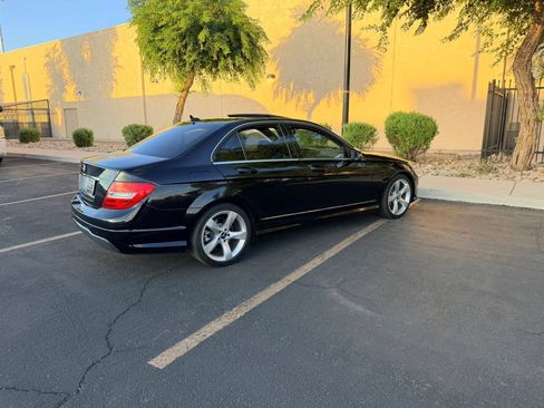 Used 2014 Mercedes-Benz C 250 Sedan image 4