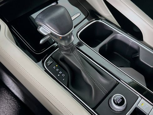 Used 2022 Kia Telluride SX w/ Towing Package FWD image 25