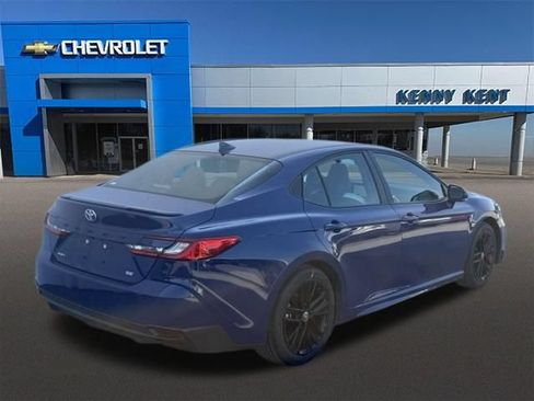 Used 2025 Toyota Camry SE FWD image 5