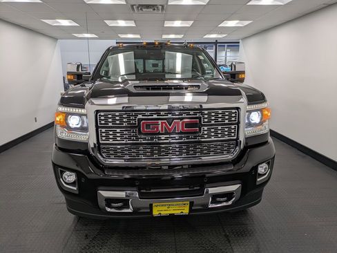 Used 2017 GMC Sierra 3500 Denali w/ Duramax Plus Package image 2