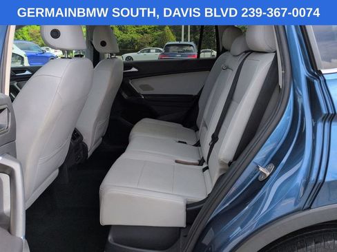 Used 2020 Volkswagen Tiguan SE w/ Panoramic Sunroof Package AWD/4WD image 16