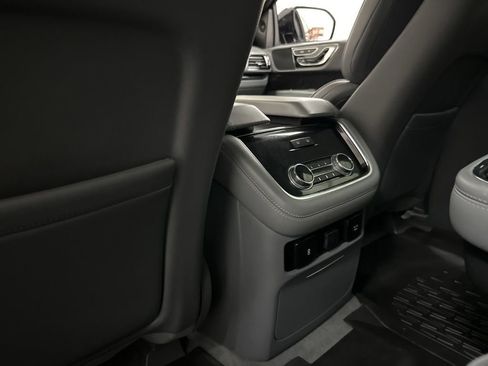 Used 2019 Lincoln Navigator Reserve AWD/4WD image 55