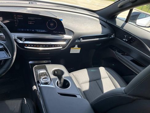 New 2026 Cadillac Lyriq Sport AWD/4WD image 15