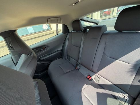 Used 2025 Toyota Prius LE FWD image 14